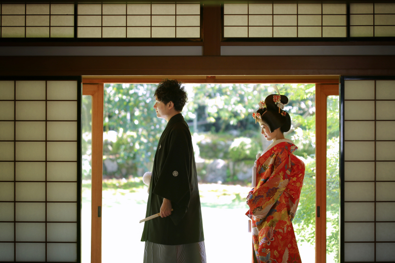 静寂の中の二人を演出!