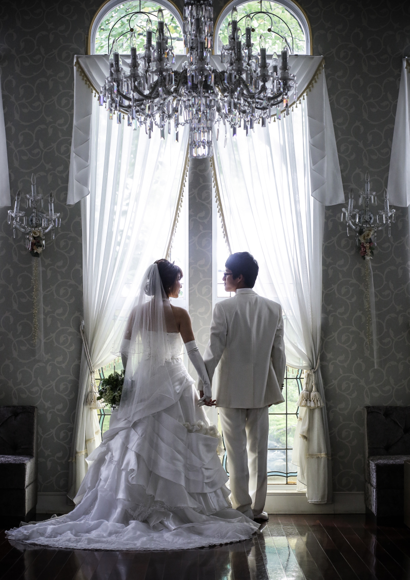 後ろ姿のシルエット