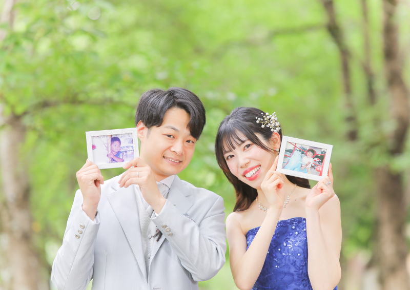 お２人の小さい頃のお写真を