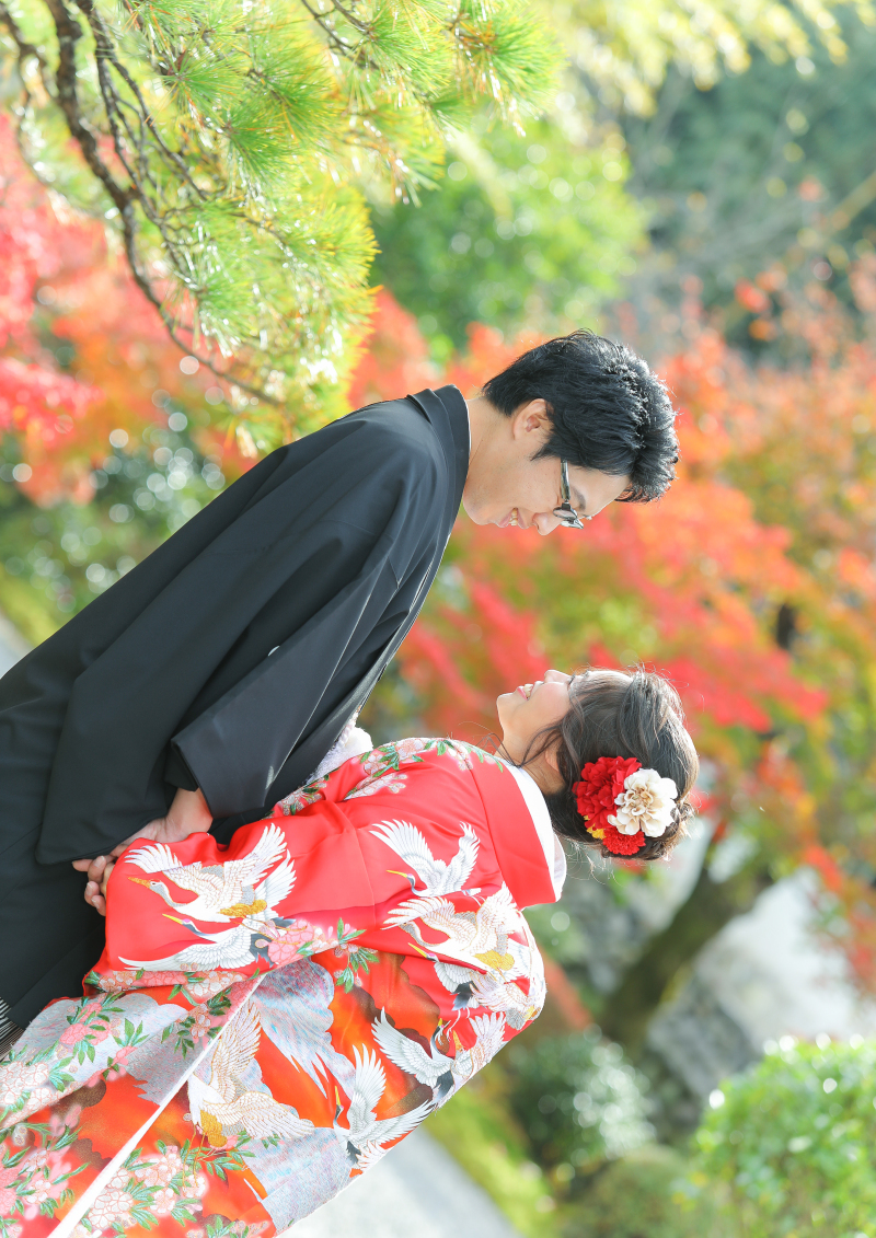 後ろ姿の後の振り返り