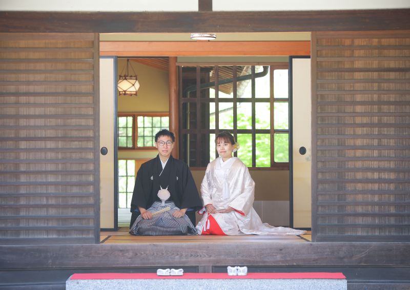 かっちり正座のお写真も