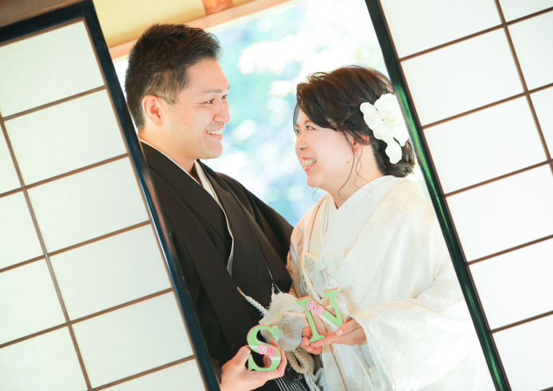 お2人のイニシャルをもって