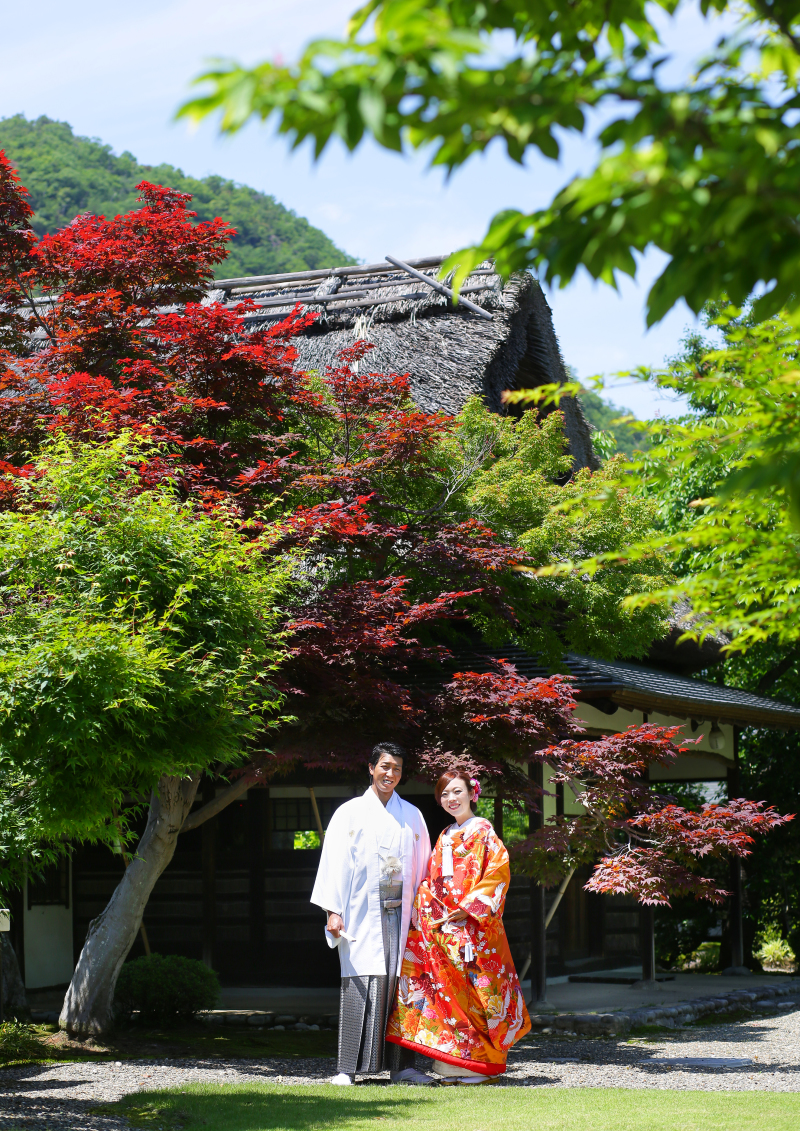 茅葺屋根の建物もあります!