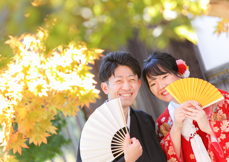 扇子からひょっこり