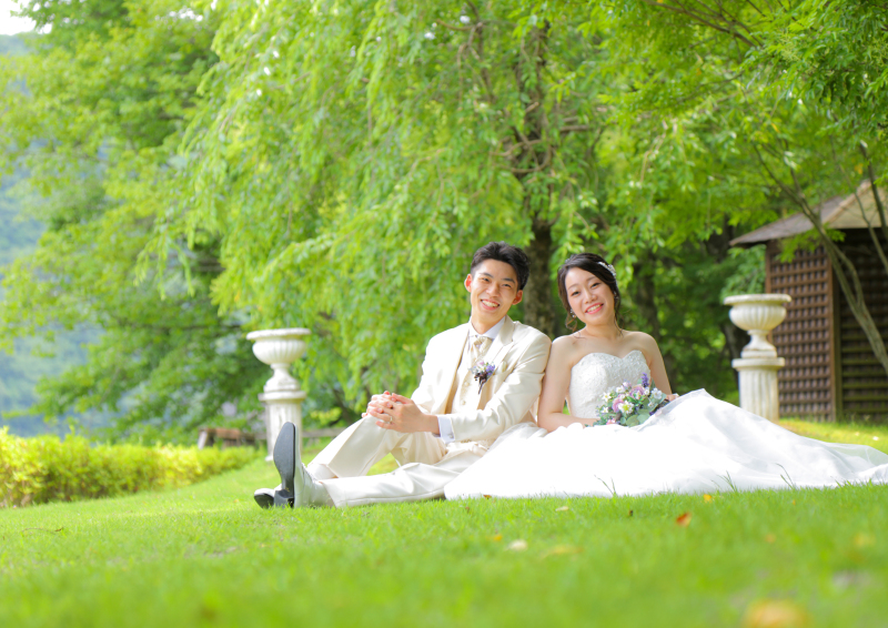 お外でお座りショット☆