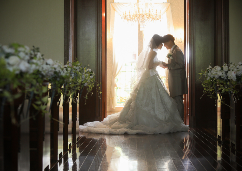 チャペルの入り口で