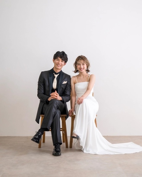 シンプルな背景を生かして