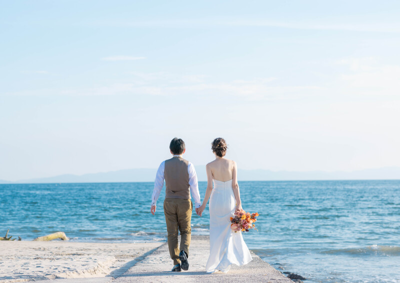 海辺の散歩シーンなど多彩撮影