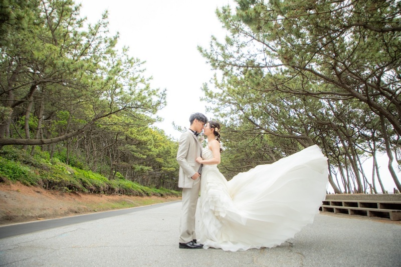 -大人な雰囲気でドレスふんわりショット-