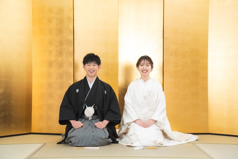 まずは金屏風からスタート！