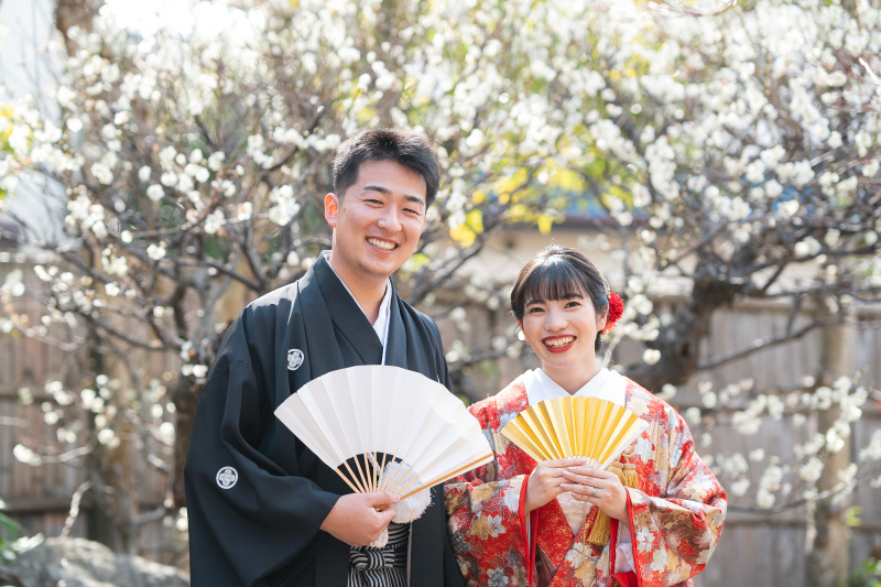 -白梅バックに-