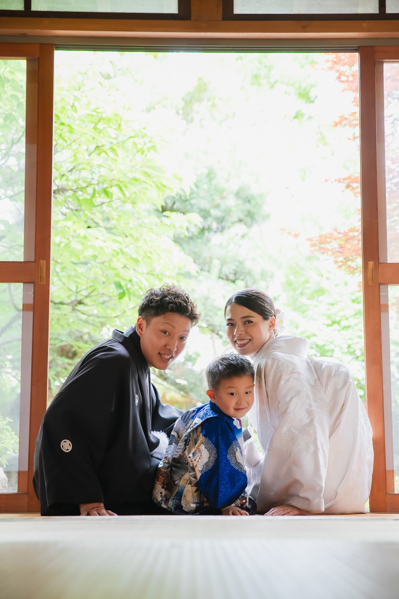 縁側で３人仲良く！