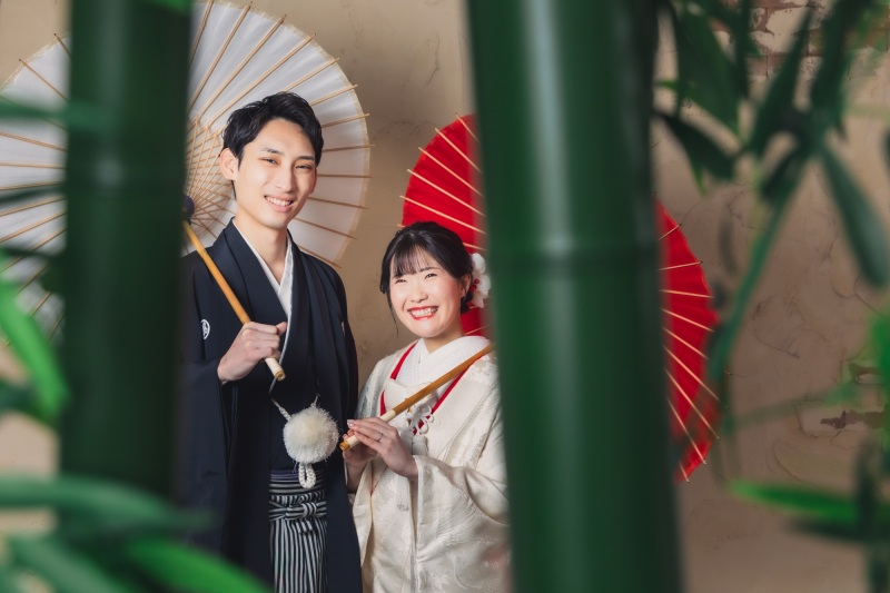 スタジオ小物を使って撮影