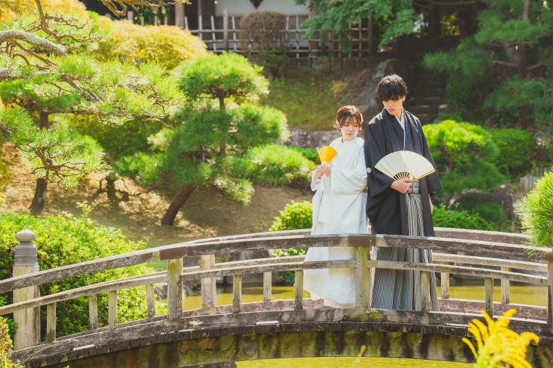 太鼓橋の上で撮影