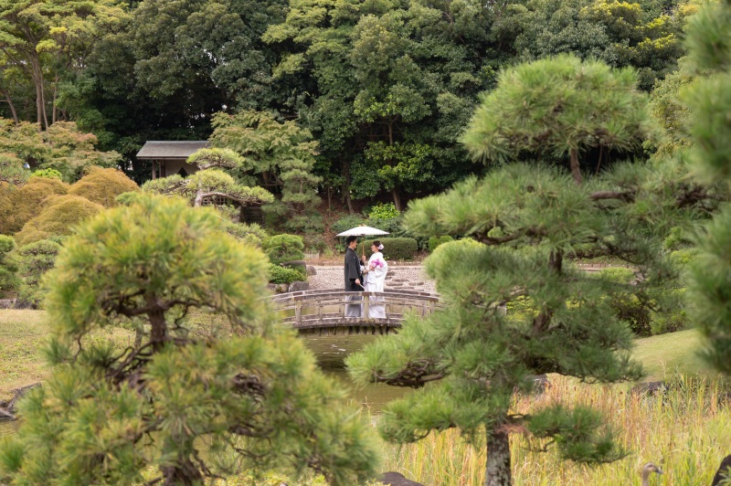 太鼓橋の上で、、