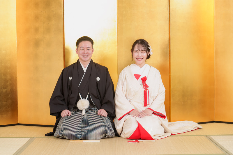 様々なシーンで使用できる正座ポーズ