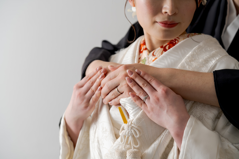 指輪を映して和モダンな１枚