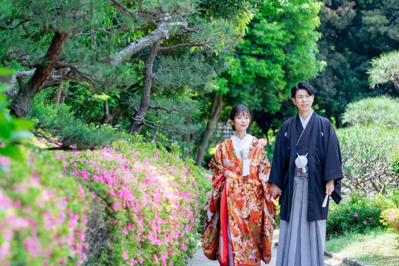 ピンクのツツジと一緒に♡