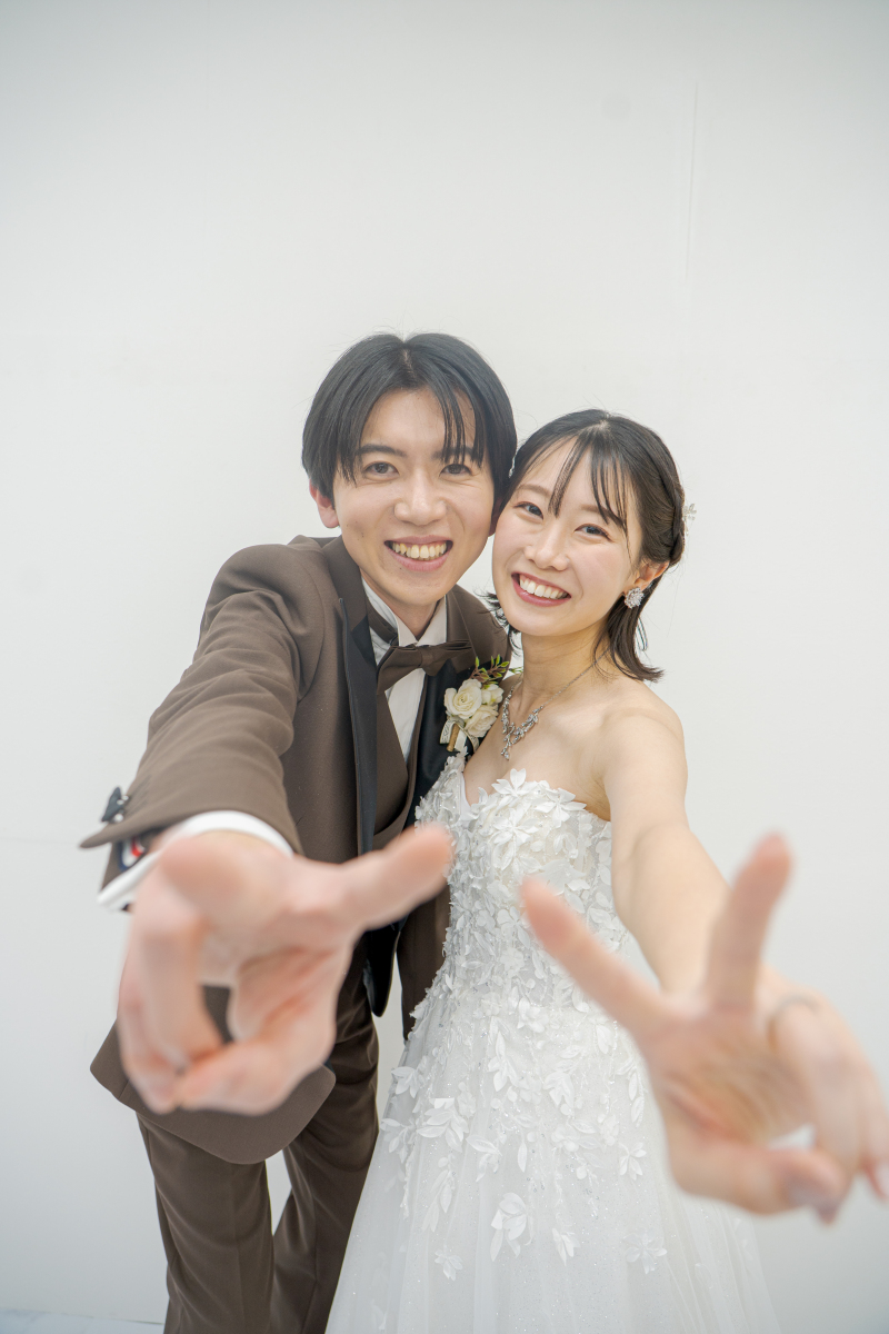 「カメラを向けられると緊張してしまう」そんな花嫁さまでも大丈夫。お友達とおしゃべりを楽しむような感覚で、リラックスした「一番かわいい自分」を残しませんか？