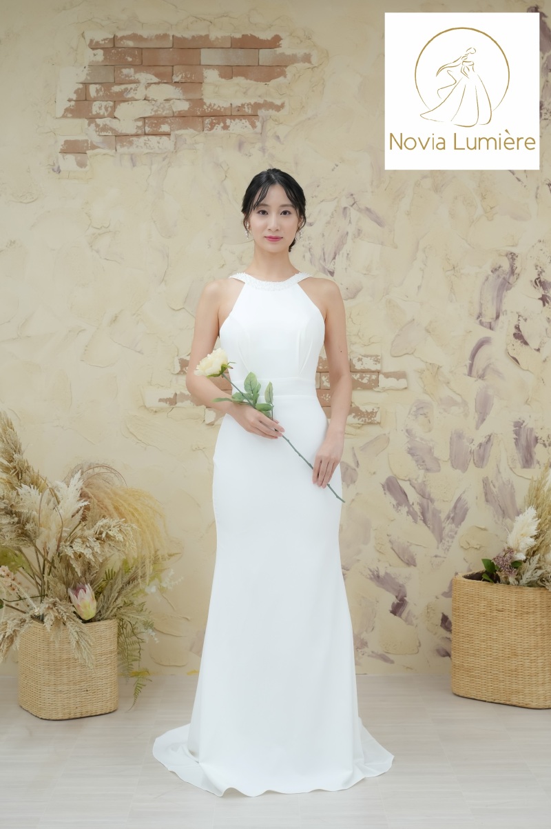 【ソロウエディング】スタジオ洋装壱点プラン　オリジナルブランドのドレスを着て撮影　ヘアメイク・データ80カット