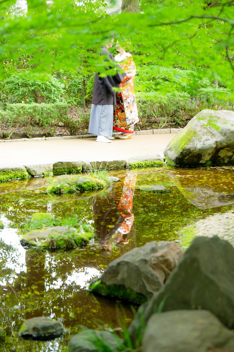 池のそばでのショット!