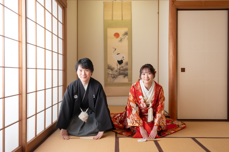 スタジオで白無垢から色打掛へ