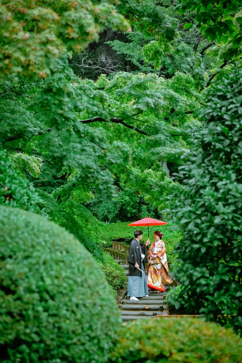 雨の中の撮影でしっとりと♡