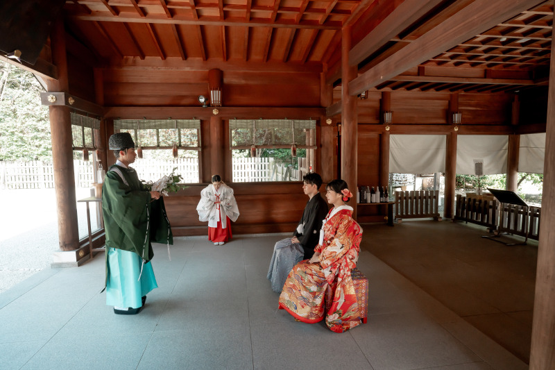 和装撮影は阿佐ヶ谷神明宮　神殿内でシーン