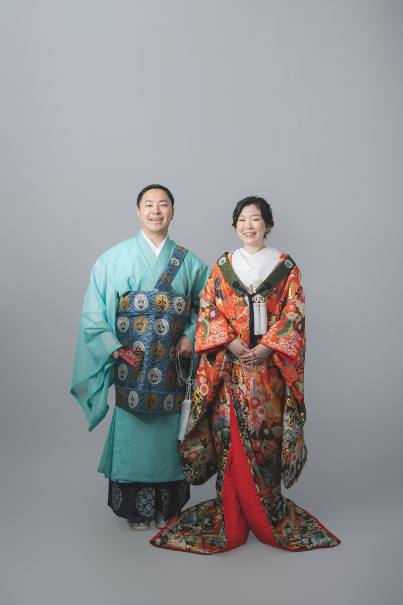 シンプルな背景と共に