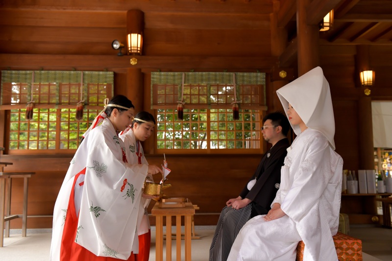 白無垢で神前式