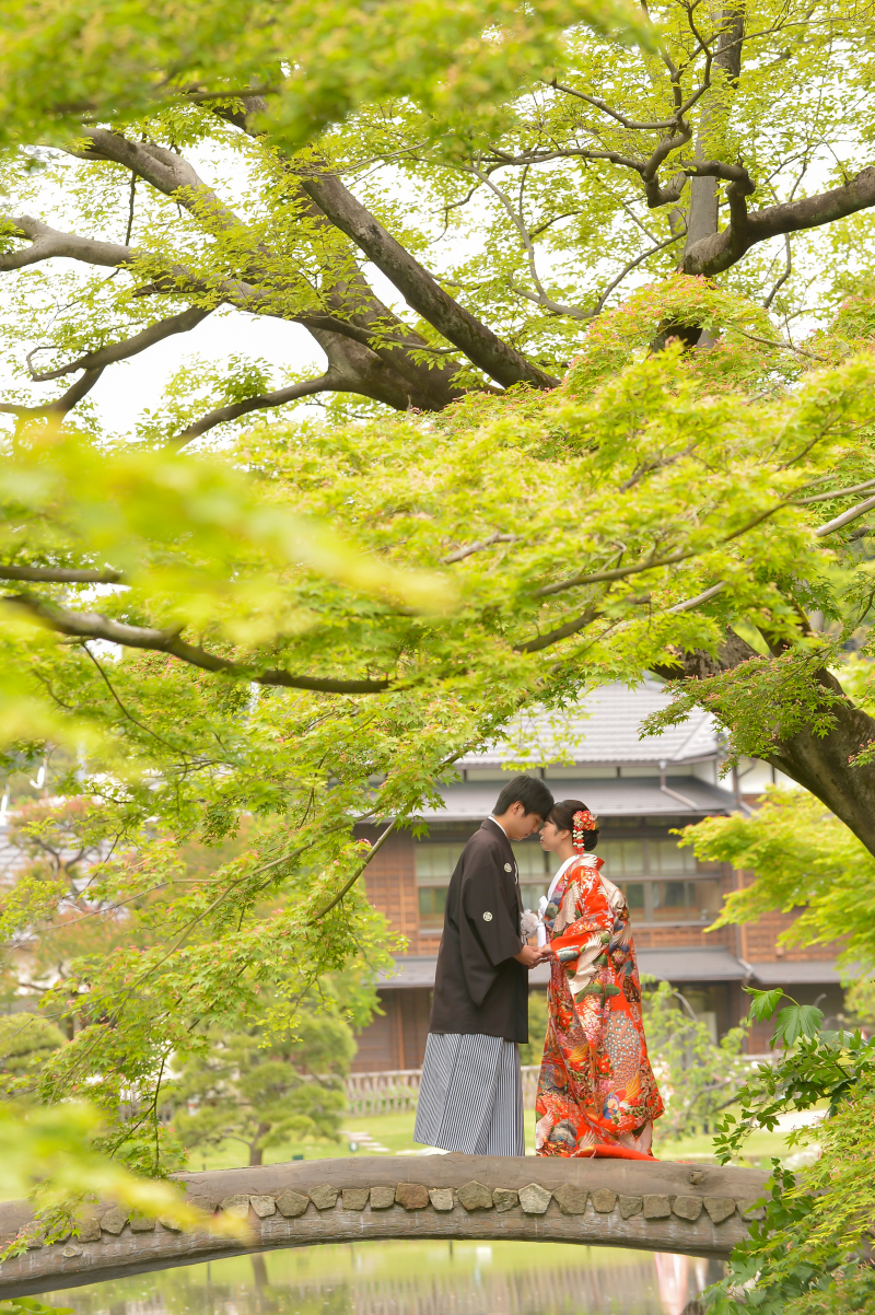 橋の上で見つめあい♡