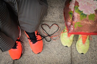 2人が出会うきっかけとなった「マラソン」　スニーカーをモチーフに（＊^^＊）