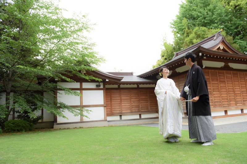 境内「能楽殿」前!