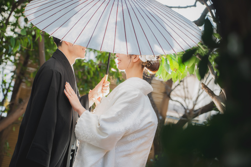 庭で白無垢スタート