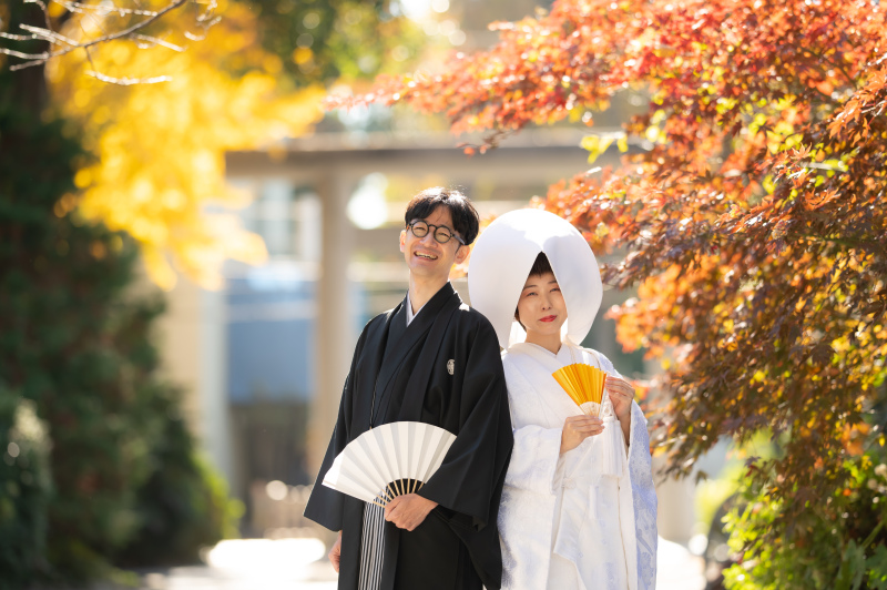 紅葉の中の平日ゆったり結婚式