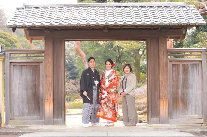 肥後細川庭園 門入口付近にて