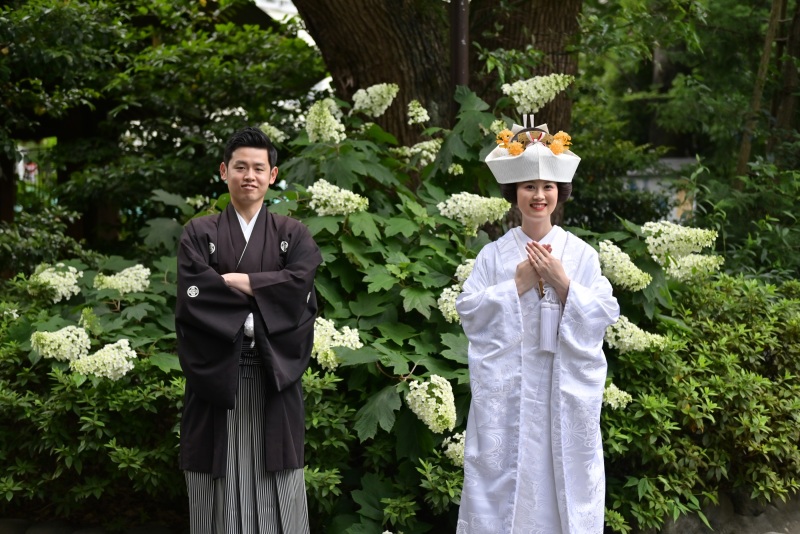 お花や緑がたくさんの神社