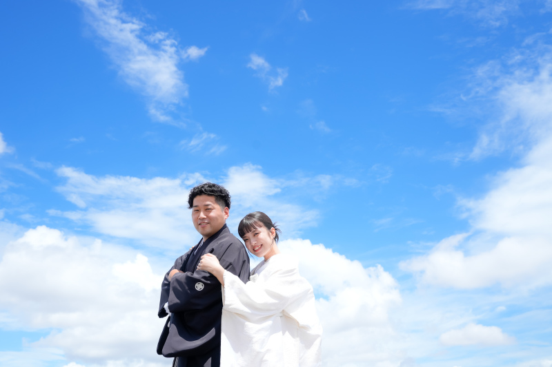 青空をバックに