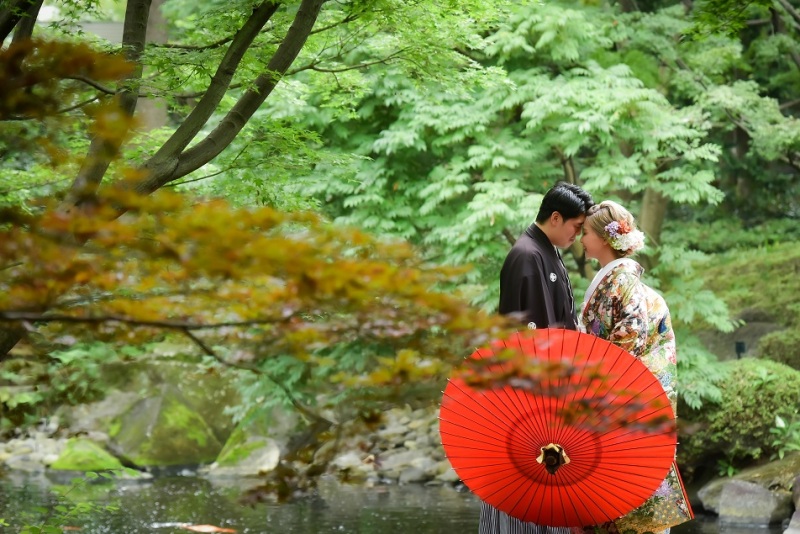 みどりに囲まれた庭園で