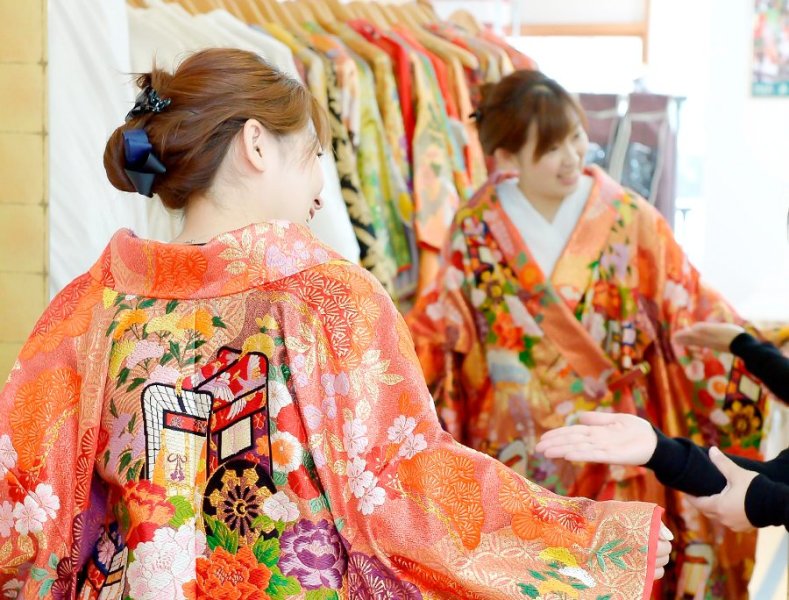 華雅苑　阿佐ヶ谷店_衣装の試着ができる