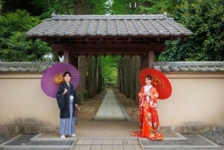 【特典22,000円 OFF＆WB付】4/6～5/10の平日撮影！日本庭園 で撮影　和装１着（衣裳差額なし）・美容・撮影データ付