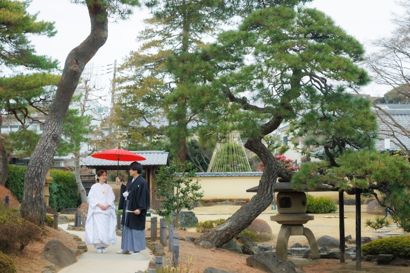 延長!【1/13~2/28の平日撮影】ウエルカムボード付き♪ 庭園 で撮影 和装1着(衣裳差額なし)・撮影データ付
