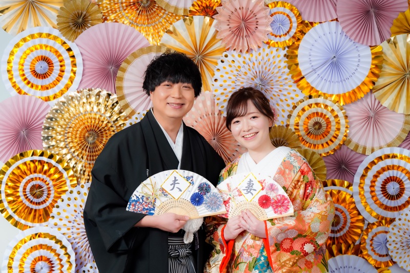 ピンク×金のペーパーファン背景♡