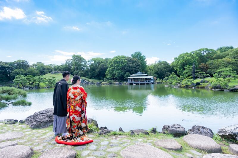 広々とした日本庭園