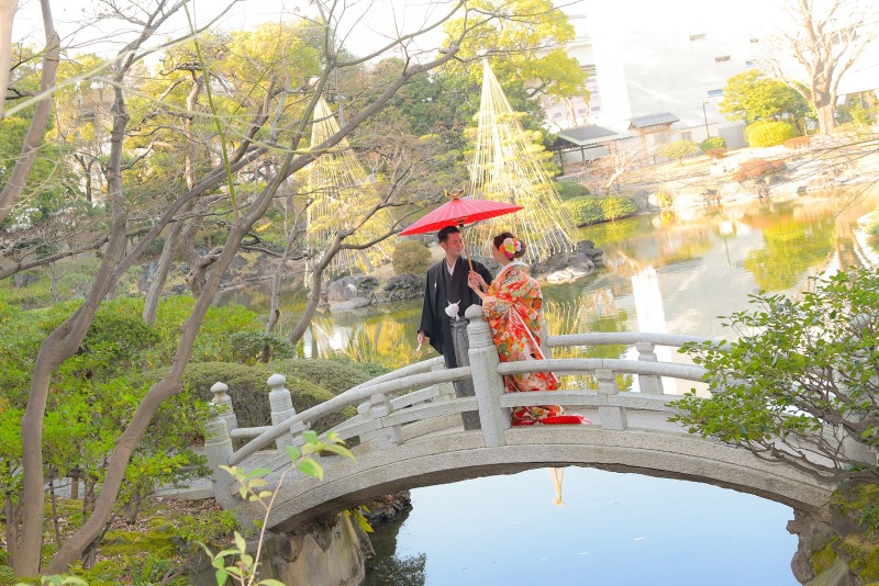 冬らしい庭園の風景