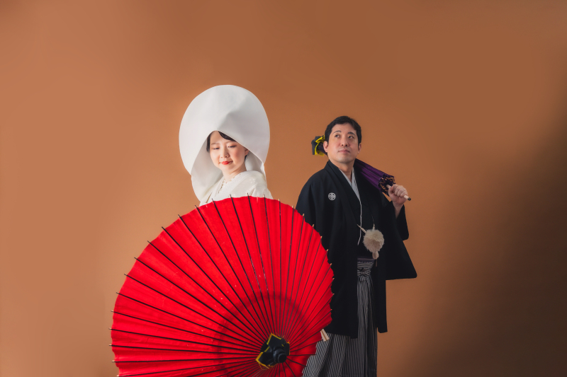 スタジオで白無垢チェンジ