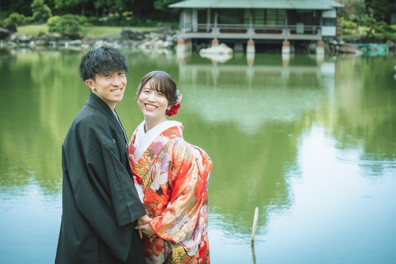 茶室を背景に1枚