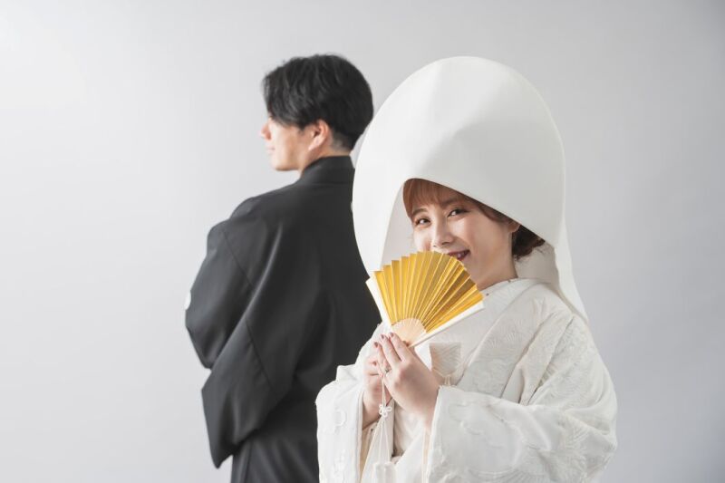 《 白無垢には洋髪綿帽子がマスト 》