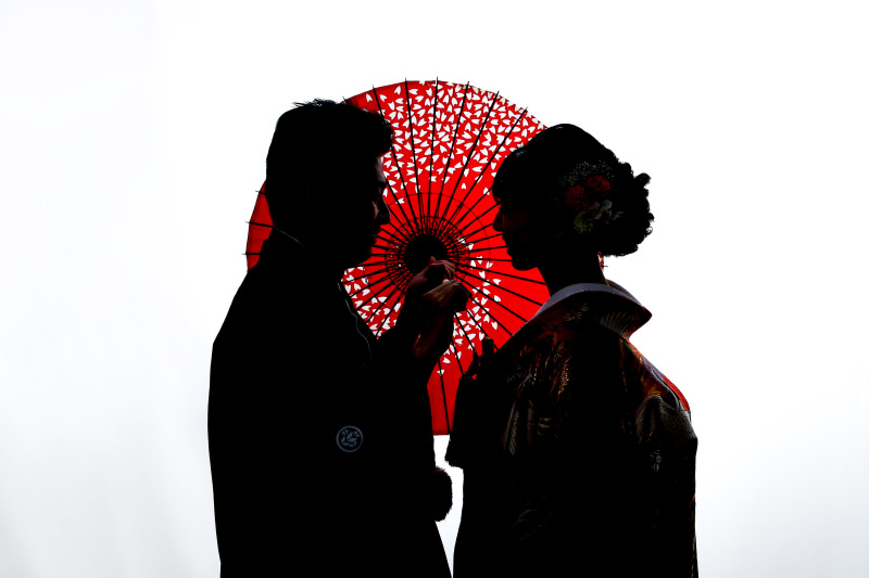 傘を使ったシルエットショット