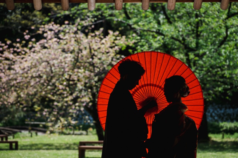 和傘を使って幻想的に！